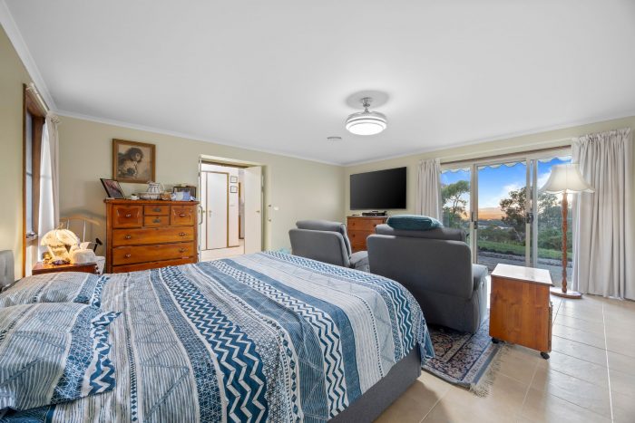 65 Bellinghams Hill Rd, Ararat VIC 3377, Australia
