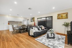 Unit 2/32 Burns Ave, Clayton South VIC 3169, Australia