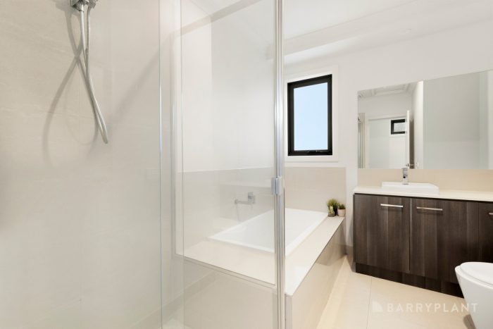 Unit 2/32 Burns Ave, Clayton South VIC 3169, Australia