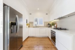 4 Burrawalla Rd, Caringbah NSW 2229, Australia