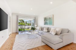 4 Burrawalla Rd, Caringbah NSW 2229, Australia