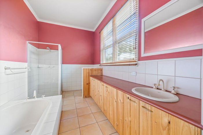 6 Dawson St, Ararat VIC 3377, Australia