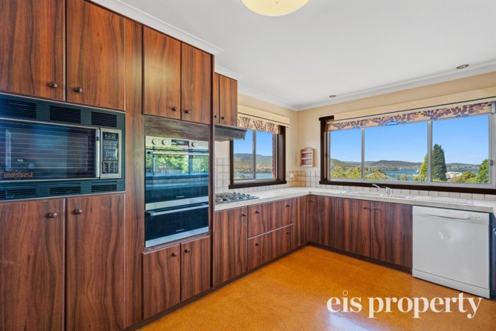 16 Delwood Dr, Lutana TAS 7009, Australia