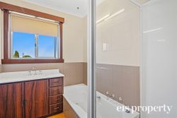 16 Delwood Dr, Lutana TAS 7009, Australia
