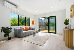 33E Garadice Road, Rothesay Bay, North Shore City, Auckland, 0630, New Zealand