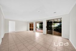 1 Erindale Pl, Craigieburn VIC 3064, Australia
