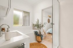 6 Jessika Ct, Andergrove QLD 4740, Australia