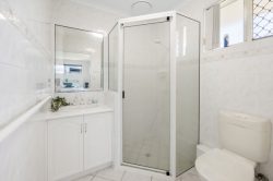 3 Katie Ct, Ooralea QLD 4740, Australia