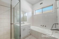 124 Hall St, Sunshine West VIC 3020, Australia