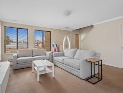 Unit 6/396 Hay St, Somerville WA 6430, Australia