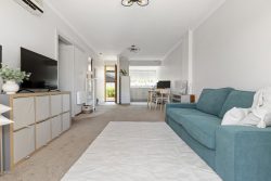 Unit 5/1108 Howitt Street, Wendouree VIC 3355, Australia