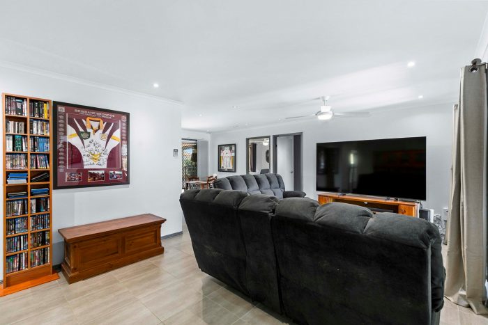 122 Ibis Blvd, Eli Waters QLD 4655, Australia