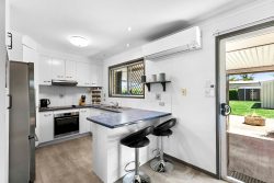 122 Ibis Blvd, Eli Waters QLD 4655, Australia