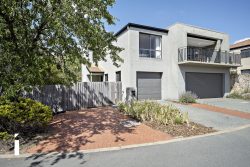 Unit 1/14 Winarlia Ln, Gungahlin ACT 2912, Australia