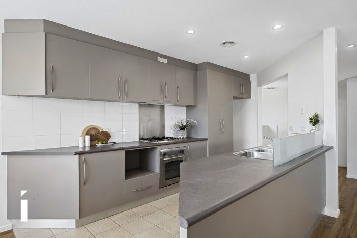 Unit 1/14 Winarlia Ln, Gungahlin ACT 2912, Australia