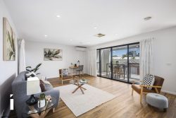 Unit 1/14 Winarlia Ln, Gungahlin ACT 2912, Australia