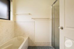 27 Janelle St, South Tamworth NSW 2340, Australia