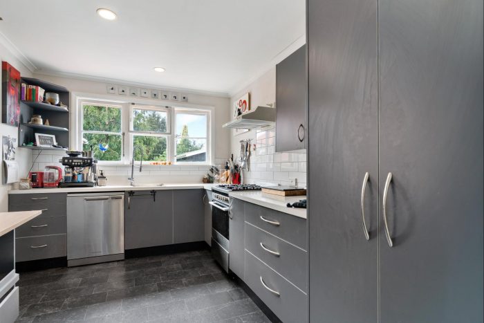 12 Dixon Street, Carterton, Wellington, 5713, New Zealand