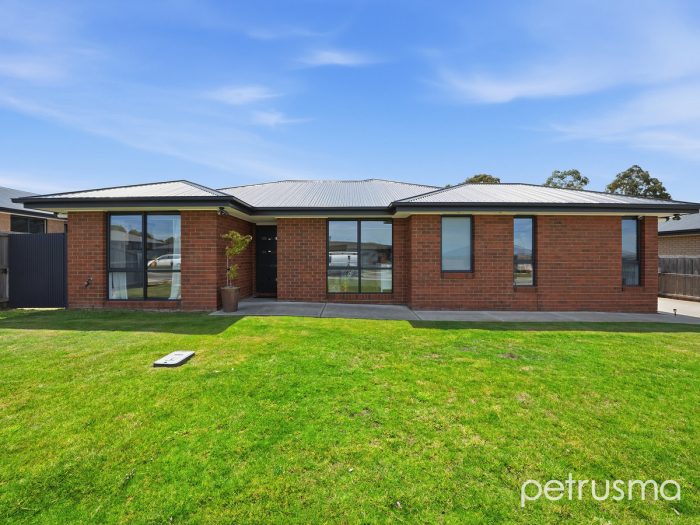 15 Kingsgate Cir, Huntingfield TAS 7055, Australia