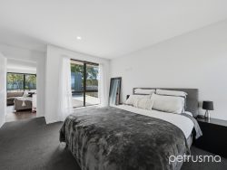 15 Kingsgate Cir, Huntingfield TAS 7055, Australia