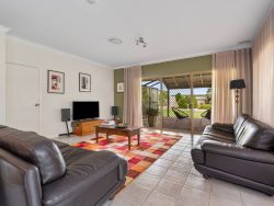 28 Lewis St, Lamington WA 6430, Australia