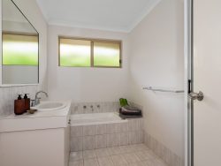 28 Lewis St, Lamington WA 6430, Australia