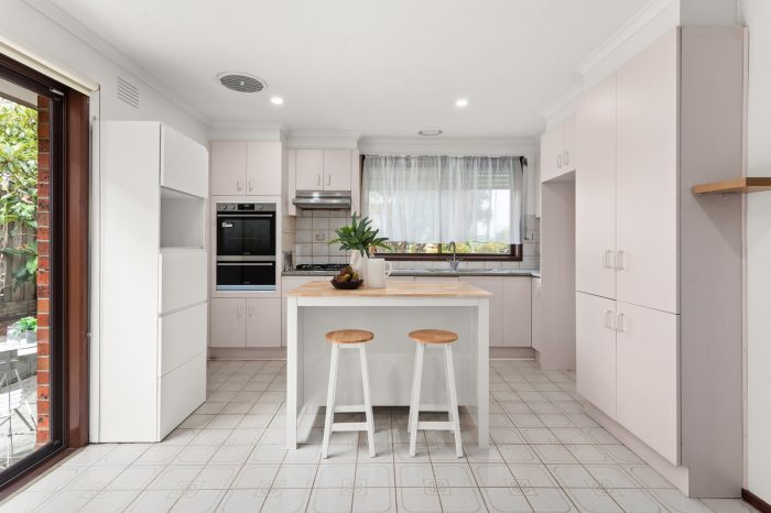 1 Meadows Ct, Chadstone VIC 3148, Australia