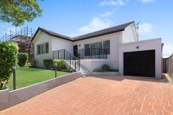 74 Stoddart St, Roselands NSW 2196, Australia