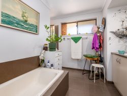 8 Ross St, Mooroopna VIC 3629, Australia