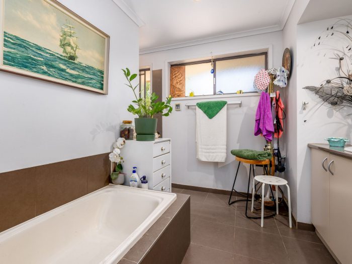 8 Ross St, Mooroopna VIC 3629, Australia