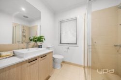 376 Saltwater Promenade, Point Cook VIC 3030, Australia