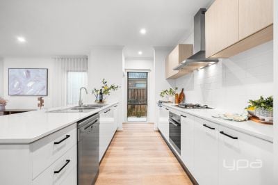 376 Saltwater Promenade, Point Cook VIC 3030, Australia