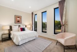 Unit 1/68 Saxonwood Dr, Doncaster East VIC 3109, Australia