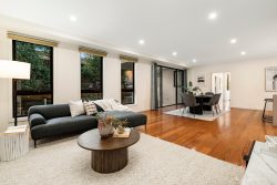 Unit 1/68 Saxonwood Dr, Doncaster East VIC 3109, Australia