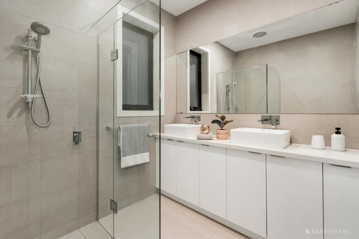 Unit 1/68 Saxonwood Dr, Doncaster East VIC 3109, Australia