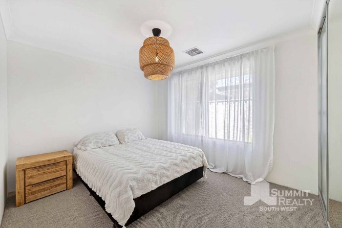 16 Serpens Rd, Australind WA 6233, Australia