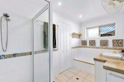 74 Tooth St, Pialba QLD 4655, Australia