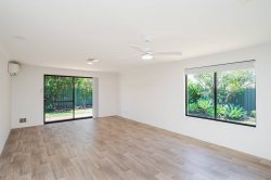 6 Regency Ramble, Wattle Grove WA 6107, Australia