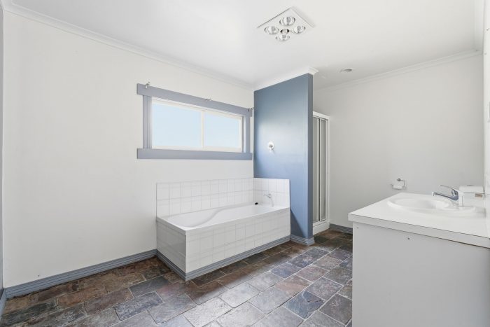 15 Valley St, West Hobart TAS 7000, Australia