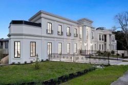 5A Miller Cres, Mount Waverley VIC 3149, Australia