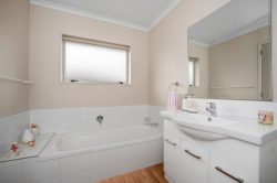 53B Pemberton Crescent, Greerton, Tauranga, Bay Of Plenty, 3112, New Zealand