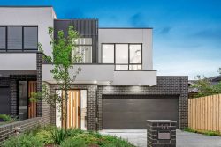 16 Robyn St, Doncaster VIC 3108, Australia