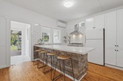 10 Bream Rd, Ettalong Beach NSW 2257, Australia