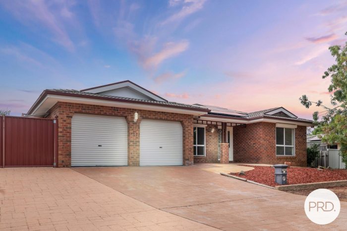 24 Buckmaster Cres, Dunlop ACT 2615, Australia