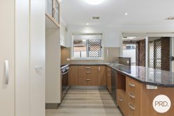 24 Buckmaster Cres, Dunlop ACT 2615, Australia