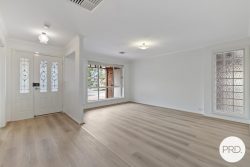 24 Buckmaster Cres, Dunlop ACT 2615, Australia