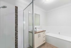 19 Cato Ct, Torquay QLD 4655, Australia