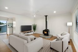 27 Christiansen Ave, Old Erowal Bay NSW 2540, Australia