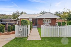 18 Colong Pl, Kooringal NSW 2650, Australia