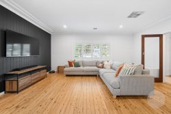 18 Colong Pl, Kooringal NSW 2650, Australia